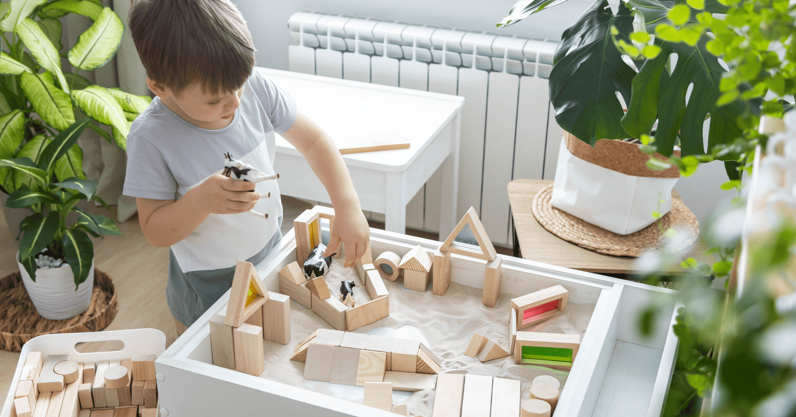 Discover 10 reasons parents love Montessori at Westcliff Early Learning Academy in Irvine. A nurturing blend of Montessori, Reggio, and nature-based early learning. Image of the kids